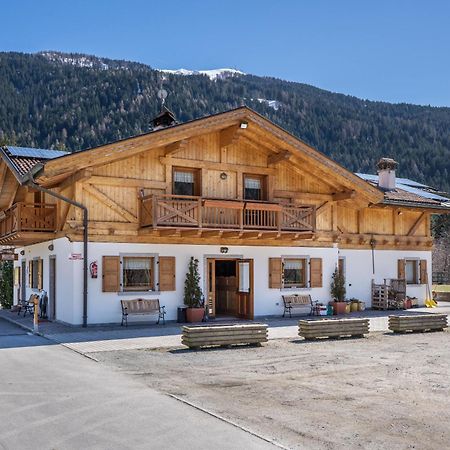 Chalet Camping Fae 1 Madonna di Campiglio Ngoại thất bức ảnh