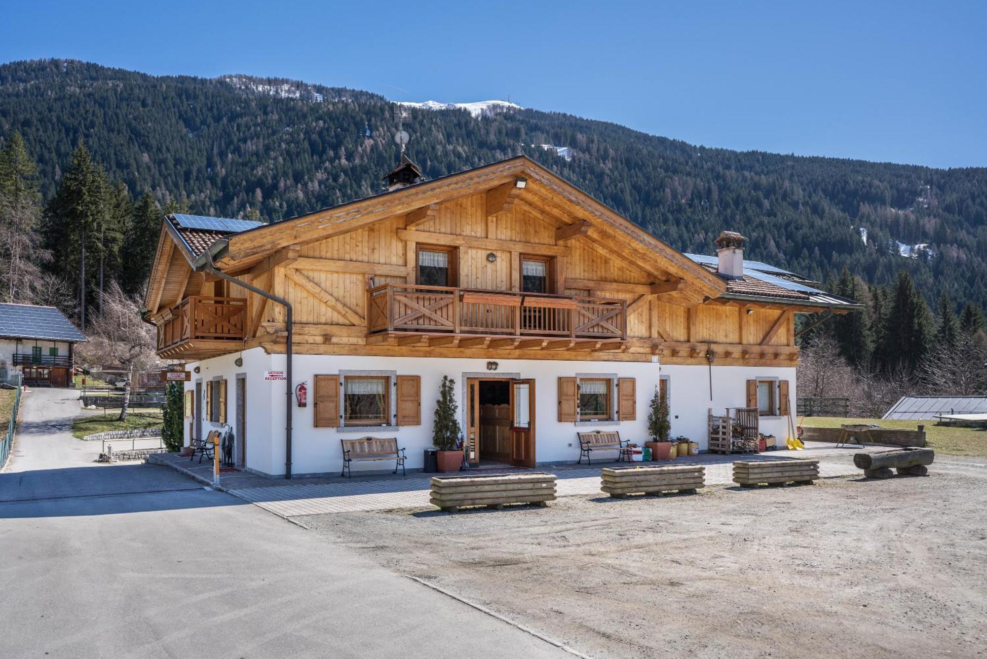 Chalet Camping Fae 1 Madonna di Campiglio Ngoại thất bức ảnh