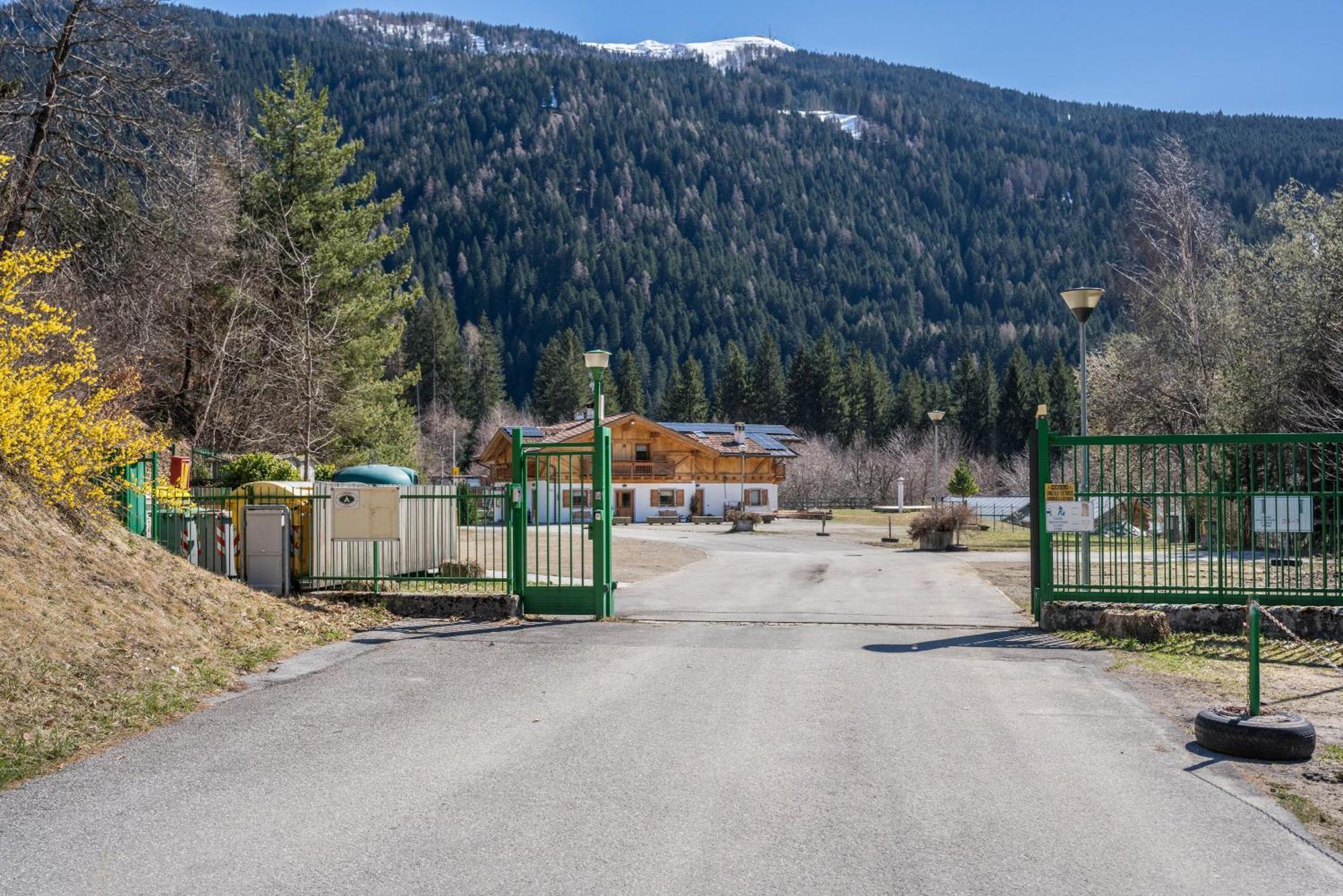 Chalet Camping Fae 1 Madonna di Campiglio Ngoại thất bức ảnh